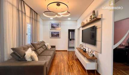 Casa para venda em Centro de 164.00m² com 3 Quartos, 2 Suites e 1 Garagem