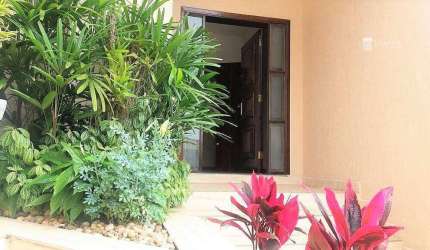 Casa para venda em Vila Nova Socorro de 360.00m² com 3 Quartos, 1 Suite e 4 Garagens