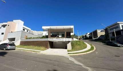 Casa para venda em Chácaras Silvania de 310.00m² com 3 Quartos, 3 Suites e 5 Garagens