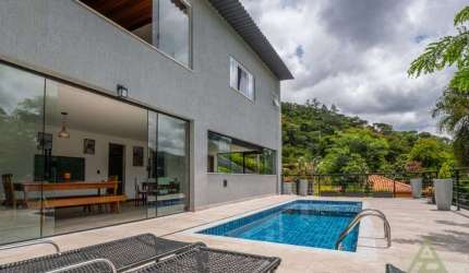 Casa de Condomínio para venda em Itaipava de 608.00m² com 5 Quartos, 4 Suites e 2 Garagens