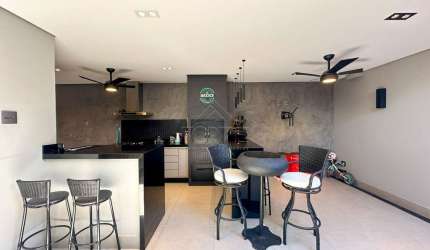 Casa para venda em Nova Piracicaba de 264.00m² com 3 Quartos, 1 Suite e 3 Garagens