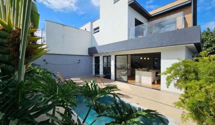 Casa de Condomínio para venda em Taquaral de 250.00m² com 3 Quartos, 3 Suites e 4 Garagens
