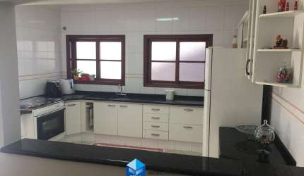 Casa para venda em Jardim São Roque de 250.00m² com 3 Quartos, 1 Suite e 3 Garagens