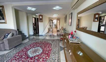 Sobrado para venda em Osvaldo Cruz de 210.00m² com 3 Quartos, 3 Suites e 2 Garagens