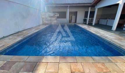 Casa para venda em Itanhaém de 460.00m² com 3 Quartos, 1 Suite e 7 Garagens