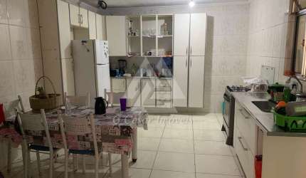 Sobrado para venda em Parque Das Américas de 216.00m² com 3 Quartos, 2 Suites e 1 Garagem