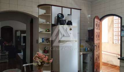 Casa para venda em Jardim Zaira de 348.00m² com 4 Quartos e 1 Garagem