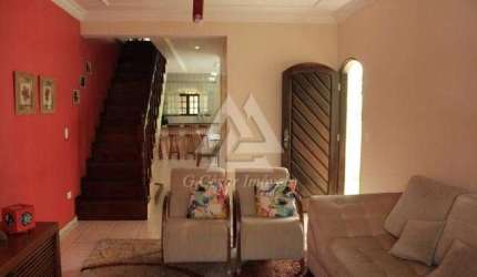 Sobrado para venda em Jardim Santana de 218.00m² com 3 Quartos, 1 Suite e 2 Garagens