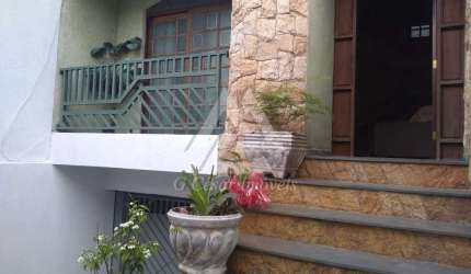 Sobrado para venda em Jardim Guapituba de 180.00m² com 3 Quartos, 1 Suite e 6 Garagens