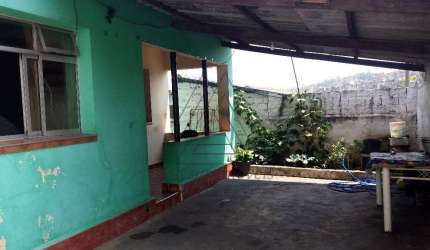 Casa para venda em Jardim Zaira de 250.00m² com 3 Quartos e 3 Garagens
