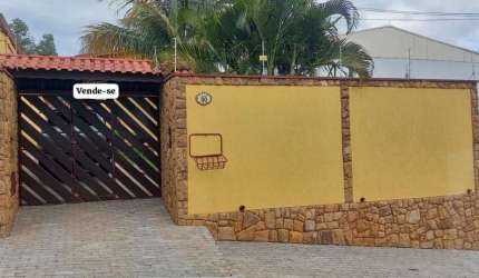 Casa para venda em Capela de 248.00m² com 4 Quartos e 4 Garagens