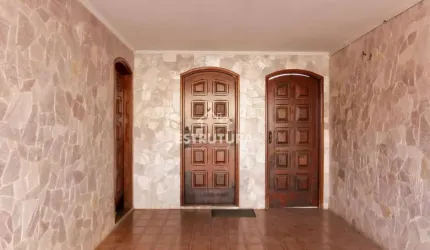 Casa para venda em Centro de 160.00m² com 3 Quartos, 1 Suite e 4 Garagens