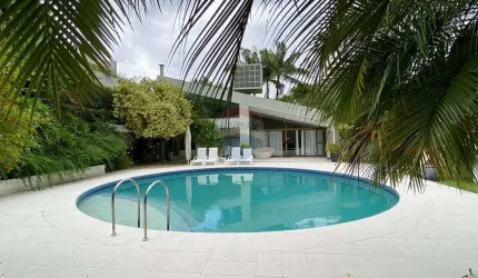 Casa de Condomínio para venda em Alphaville Residencial Um de 640.00m² com 3 Quartos, 3 Suites e 2 Garagens