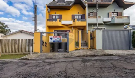 Sobrado para venda em Boa Vista de 195.00m² com 4 Quartos, 1 Suite e 2 Garagens