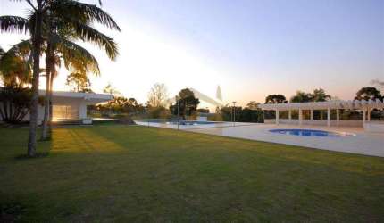 Casa para venda em Moinho Velho de 260.00m² com 3 Quartos, 3 Suites e 6 Garagens
