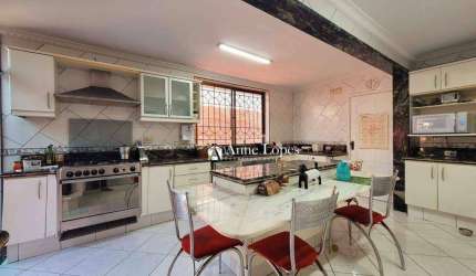 Casa para venda em Campo Grande de 250.00m² com 3 Quartos, 1 Suite e 3 Garagens
