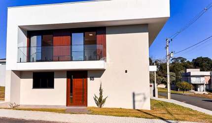 Sobrado para venda em Roça Grande de 228.00m² com 4 Quartos e 2 Suites
