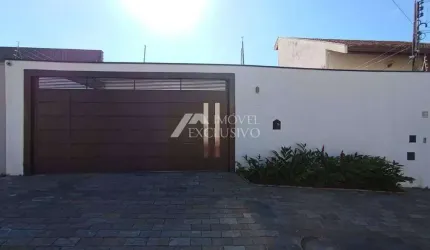 Casa para alugar em Jardim São Luiz de 179.00m² com 3 Quartos, 1 Suite e 5 Garagens