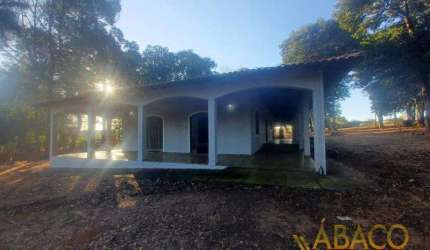 Chácara para alugar em Encontro Valparaíso I de 361.00m² com 3 Quartos, 1 Suite e 20 Garagens