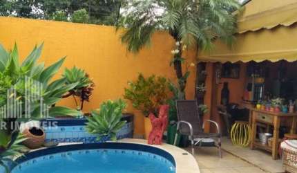Casa para venda em Tamboré de 160.00m² com 3 Quartos, 1 Suite e 4 Garagens