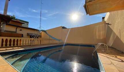 Casa para alugar em Vila Maria Helena de 238.00m² com 4 Quartos, 4 Suites e 2 Garagens