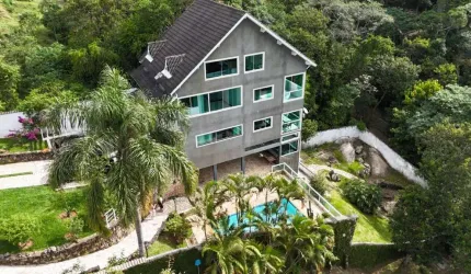 Casa para venda em Santa Inês de 700.00m² com 4 Quartos, 4 Suites e 9 Garagens