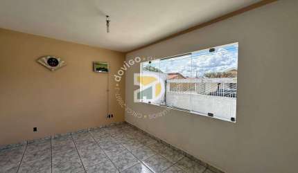 Casa para venda em Aterrado de 95.00m² com 3 Quartos, 1 Suite e 2 Garagens