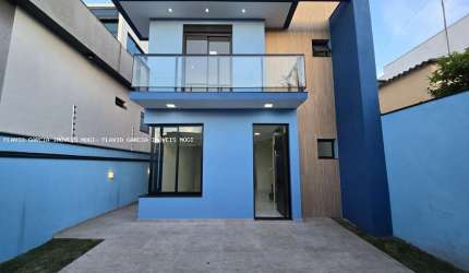 Sobrado para venda em Jardim São Pedro de 150.00m² com 3 Quartos, 1 Suite e 3 Garagens