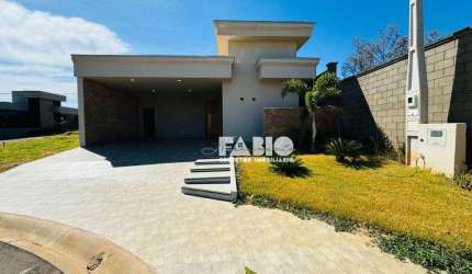 Casa de Condomínio para venda em Loteamento San Fernando Valley de 110.00m² com 2 Quartos, 1 Suite e 4 Garagens