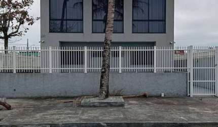 Casa para venda em Matinhos de 260.00m² com 6 Quartos, 3 Suites e 4 Garagens