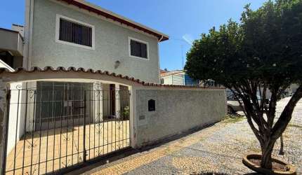 Casa para venda em Vila Itapura de 237.00m² com 4 Quartos, 1 Suite e 1 Garagem