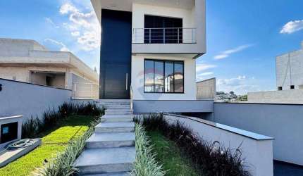 Casa de Condomínio para venda em Arujázinho I, Ii E Iii de 324.88m² com 3 Quartos, 3 Suites e 5 Garagens