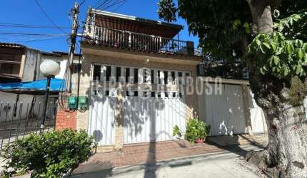 Casa para venda em Irajá de 90.00m² com 3 Quartos, 1 Suite e 2 Garagens