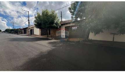 Casa para venda em Jardim Arlindo Laguna de 133.00m² com 3 Quartos, 1 Suite e 3 Garagens