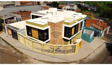 Sobrado para venda em Jardim Ypê de 196.00m² com 3 Quartos, 1 Suite e 4 Garagens