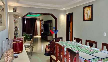 Sobrado para venda em Campo De Santana de 240.00m² com 3 Quartos, 1 Suite e 2 Garagens