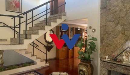Sobrado para venda em Tarumã de 366.00m² com 4 Quartos, 2 Suites e 3 Garagens