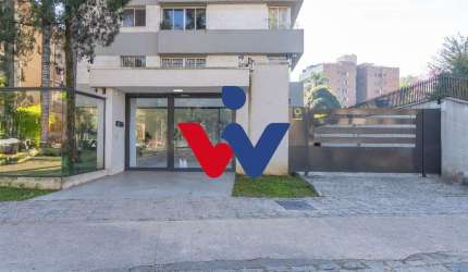 Apartamento para venda em Água Verde de 415.00m² com 5 Quartos, 2 Suites e 3 Garagens