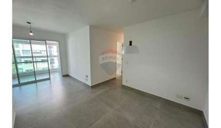 Apartamento para alugar em Recreio Dos Bandeirantes de 93.00m² com 3 Quartos, 1 Suite e 2 Garagens