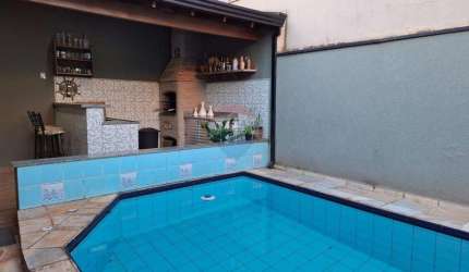 Casa para venda em Nova Ribeirânia de 211.00m² com 3 Quartos, 1 Suite e 3 Garagens