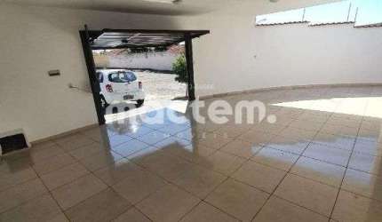 Casa para venda em Jardim Arlindo Laguna de 103.00m² com 2 Quartos e 3 Garagens