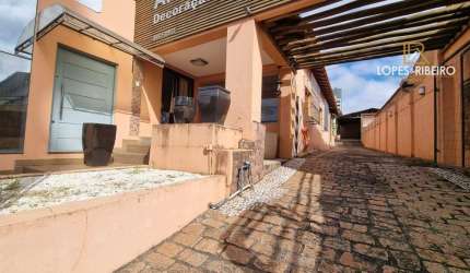 Casa para venda em Centro de 326.00m² com 6 Quartos e 3 Garagens