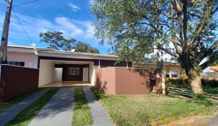 Casa para alugar em Residencial Samambaia de 180.00m² com 3 Quartos, 1 Suite e 2 Garagens