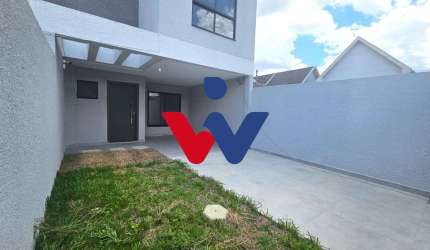 Sobrado para venda em Boqueirão de 150.00m² com 3 Quartos, 3 Suites e 2 Garagens