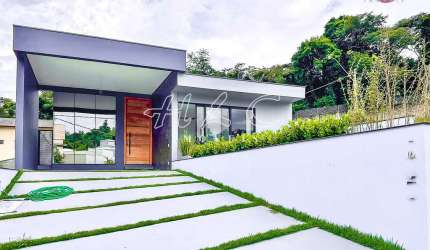 Casa para venda em Portal Do Bosque de 229.00m² com 4 Quartos, 3 Suites e 6 Garagens