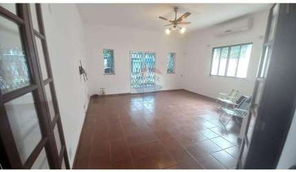 Casa para venda em Cocotá de 260.00m² com 5 Quartos e 4 Garagens