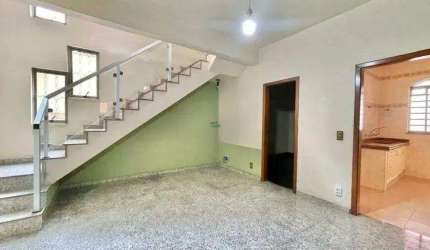 Casa para alugar em Serrano de 280.00m² com 4 Quartos, 2 Suites e 2 Garagens