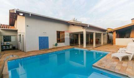 Casa para alugar em Nova Piracicaba de 450.00m² com 5 Quartos, 4 Suites e 4 Garagens