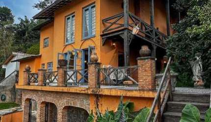 Casa para venda em Recanto Impla de 603.00m² com 4 Quartos, 2 Suites e 4 Garagens