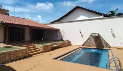 Casa para venda em Jardim Estoril de 235.00m² com 2 Quartos, 1 Suite e 3 Garagens